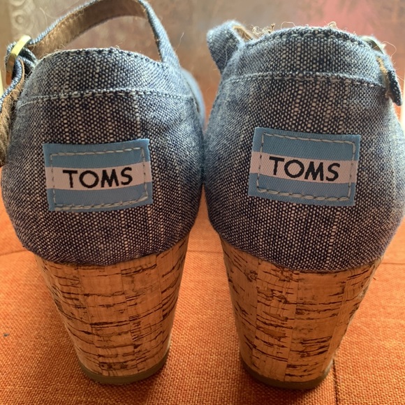 TOMS Chambray Cork Wedge Sandals ~Size 8.5 - Picture 4 of 7